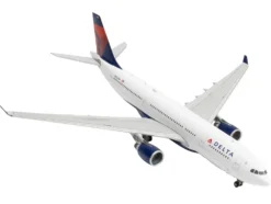Airbus A330-200 Commercial Aircraft "Delta Air Lines" (N852NW) White with Red and Blue Tail 1/400 Diecast Model Airplane by GeminiJets