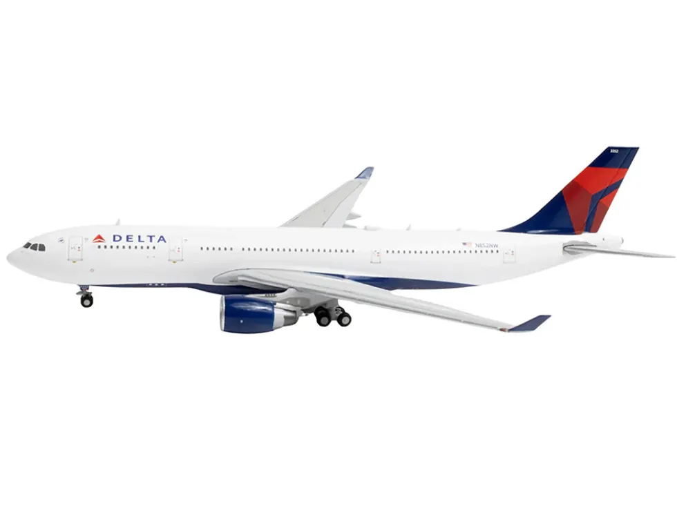 Airbus A330-200 Commercial Aircraft "Delta Air Lines" (N852NW) White with Red and Blue Tail 1/400 Diecast Model Airplane by GeminiJets