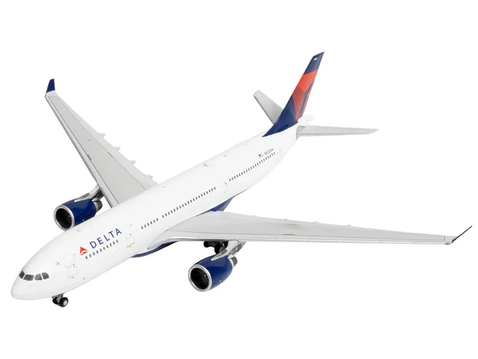 Airbus A330-200 Commercial Aircraft "Delta Air Lines" (N852NW) White with Red and Blue Tail 1/400 Diecast Model Airplane by GeminiJets