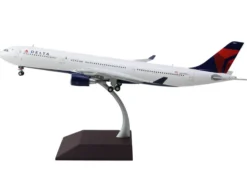 Airbus A330-300 Commercial Aircraft "Delta Air Lines" (N829NW) White with Blue and Red Tail "Gemini 200" Series 1/200 Diecast Model Airplane by GeminiJets