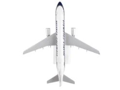 Airbus A320 Commercial Aircraft with Landing Gear Avianca Colombia N284AV White and Gray with Blue Stripes Snap Fit 1/150 Plastic Model Skymarks SKR1033