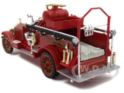 1921 American Lafrance Fire Engine 1/32 Diecast Model Car Signature Models 32371