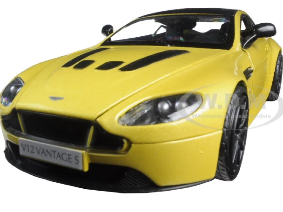 Aston Martin Vantage S V12 Yellow 1/24 Diecast Model Car Motormax 79322