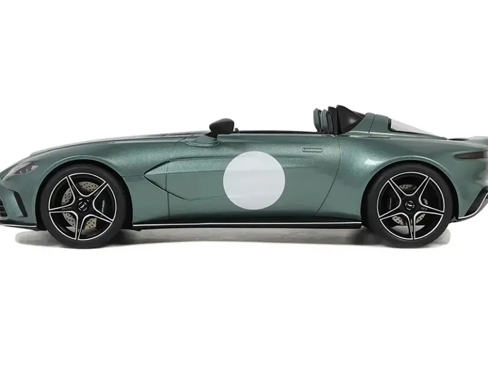 Aston Martin V12 Speedster Green Metallic 1/18 Model Car by GT Spirit