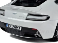 Aston Martin V12 Vantage Pearl White 1/24 Diecast Car Model Motormax 73357