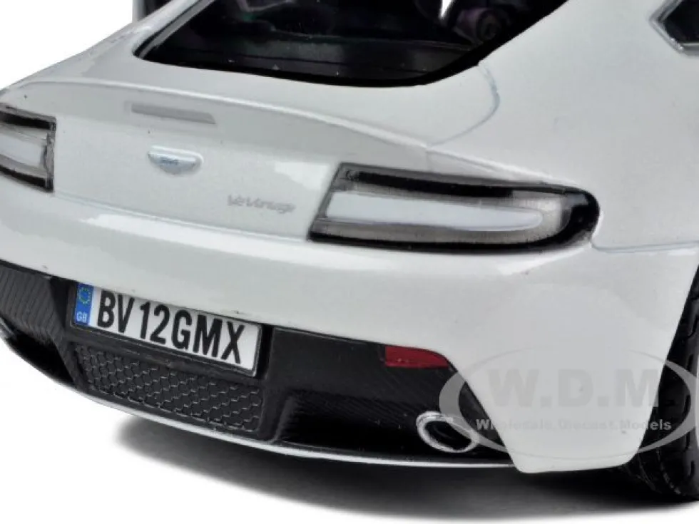 Aston Martin V12 Vantage Pearl White 1/24 Diecast Car Model Motormax 73357