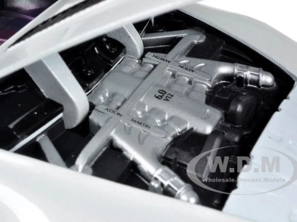 Aston Martin V12 Vantage Pearl White 1/24 Diecast Car Model Motormax 73357