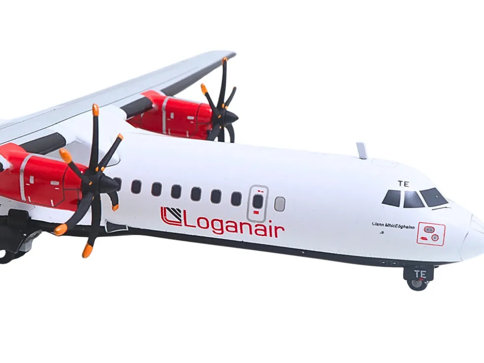 ATR 72-600 Commercial Aircraft "Loganair - Scotland's Airline" (G-LMTE) White with Red Plaid Tail "Gemini 200" Series 1/200 Diecast Model Airplane by GeminiJets