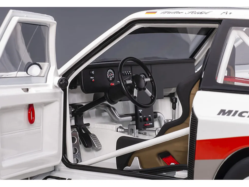 Audi Quattro S1 #1 Walter Roehrl Winner Pikes Peak 1987 1/18 Model Car Autoart 88700