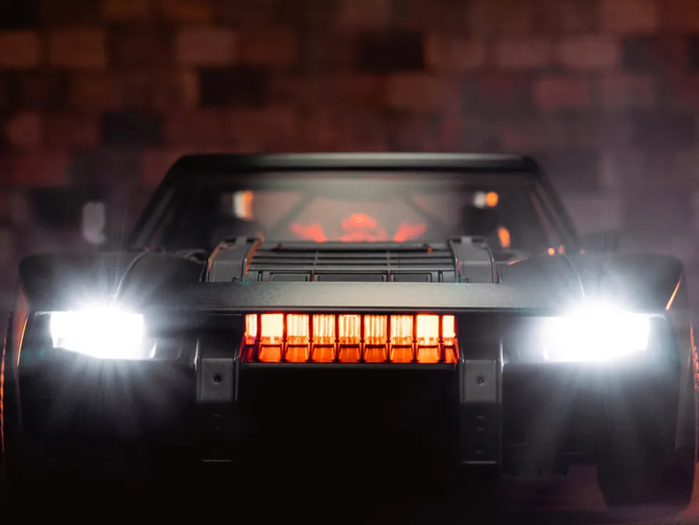 Batmobile Matt Black with Lights Batman Diecast Figurine The Batman 2022 Movie DC Comics 1/18 Diecast Model Car Jada 32504