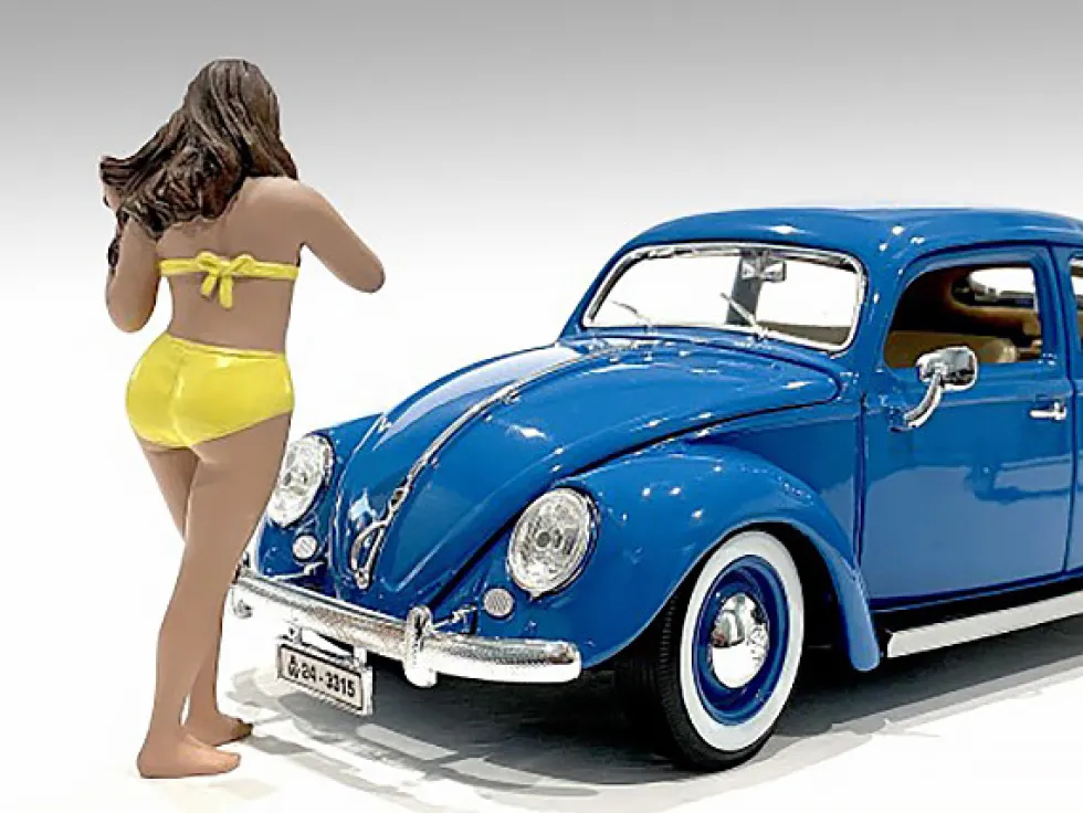 Beach Girl Amy Figurine for 1/24 Scale Models American Diorama 76416