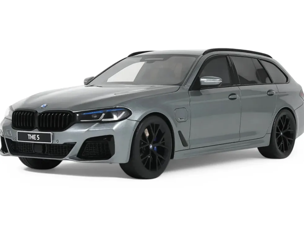 2023 BMW 530E XDrive M Silver Metallic 1/18 Model Car by GT Spirit