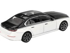 BMW i7 xDrive60 Dravit Alpine White and Black Sapphire Limited Edition 1/64 Diecast Model Car by Mini GT