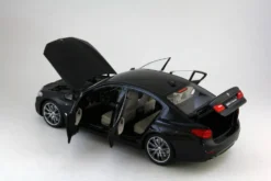 BMW 5 Series G30 Black Sapphire 1/18 Diecast Model Car Kyosho 8941 BK