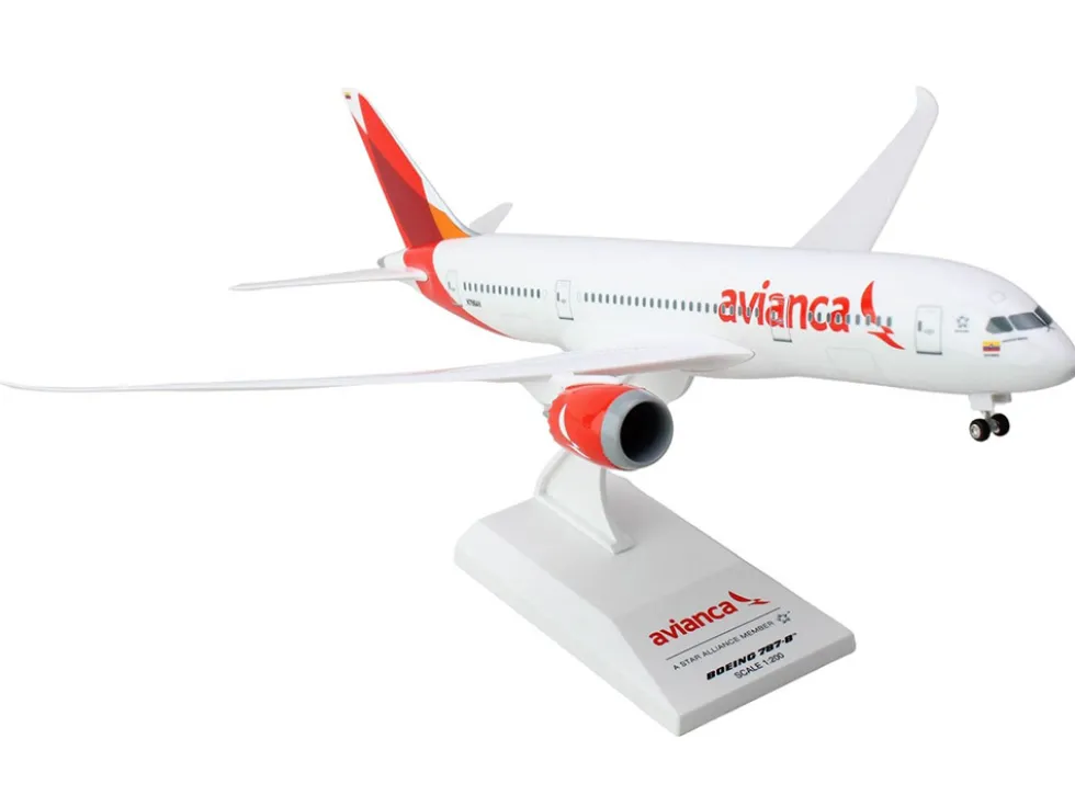 Boeing 787-8 Commercial Aircraft "Avianca" (N796AV) White with Red Tail (Snap-Fit) 1/200 Plastic Model by Skymarks