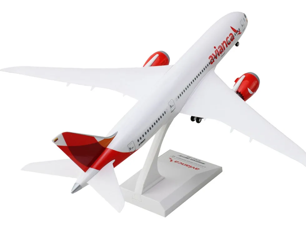 Boeing 787-8 Commercial Aircraft "Avianca" (N796AV) White with Red Tail (Snap-Fit) 1/200 Plastic Model by Skymarks