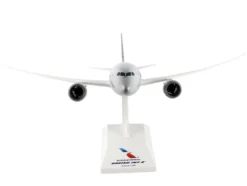 Boeing 787 9 Commercial Aircraft American Airlines N820AL Gray with Blue and Red Tail Snap Fit 1/200 Plastic Model Skymarks SKR936
