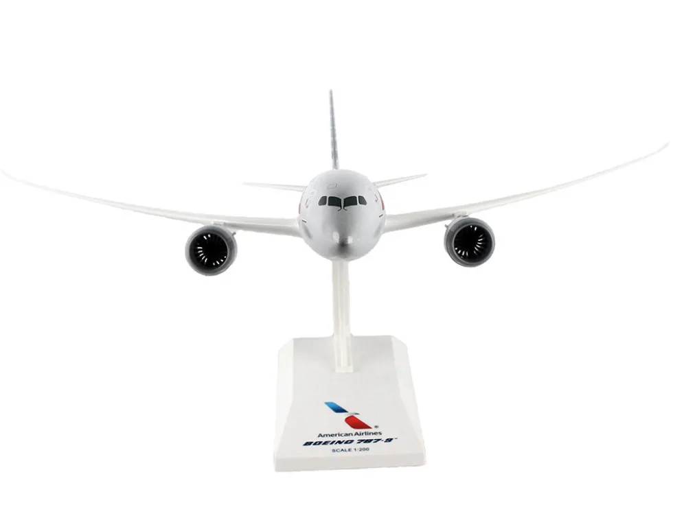Boeing 787 9 Commercial Aircraft American Airlines N820AL Gray with Blue and Red Tail Snap Fit 1/200 Plastic Model Skymarks SKR936