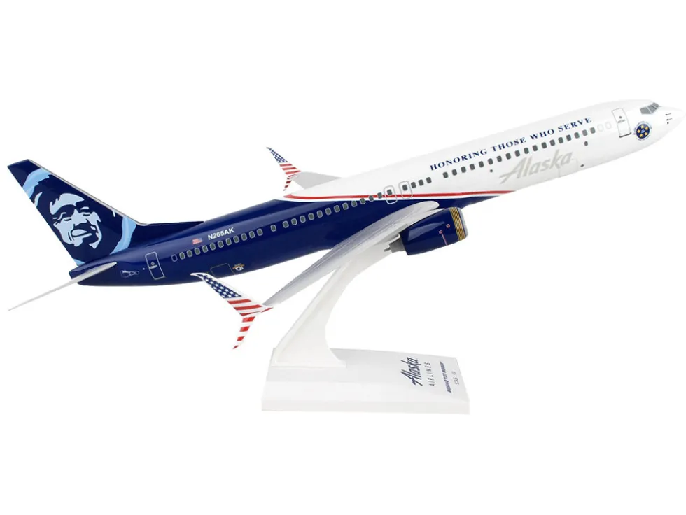 Boeing 737 900 Commercial Aircraft Alaska Airlines Honoring Those Who Serve N265AK White and Blue Snap Fit 1/130 Plastic Model Skymarks SKR917