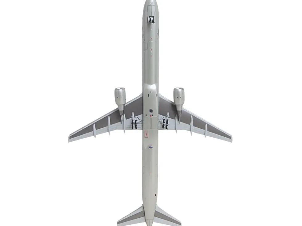 Boeing 757-300 Commercial Aircraft "Northwest Airlines" (N587NW) Silver with Red Tail "Gemini 200" Series 1/200 Diecast Model Airplane by GeminiJets