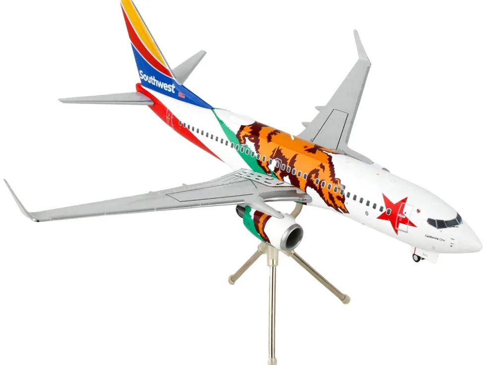 Boeing 737 700 Commercial Aircraft Southwest Airlines California One California Flag Livery Gemini 200 Series 1/200 Diecast Model Airplane GeminiJets G2SWA1010