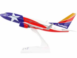 Boeing 737-700 Commercial Aircraft "Southwest Airlines - Lone Star One" (N931WN) Texas Flag Livery (Snap-Fit) 1/130 Plastic Model by Skymarks