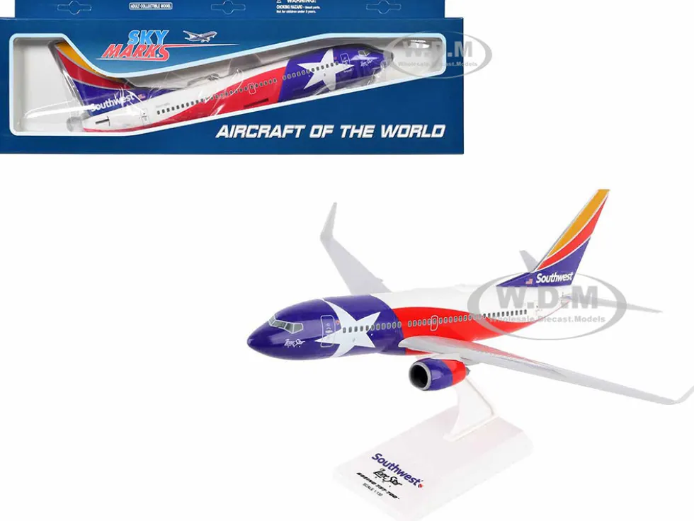 Boeing 737-700 Commercial Aircraft "Southwest Airlines - Lone Star One" (N931WN) Texas Flag Livery (Snap-Fit) 1/130 Plastic Model by Skymarks