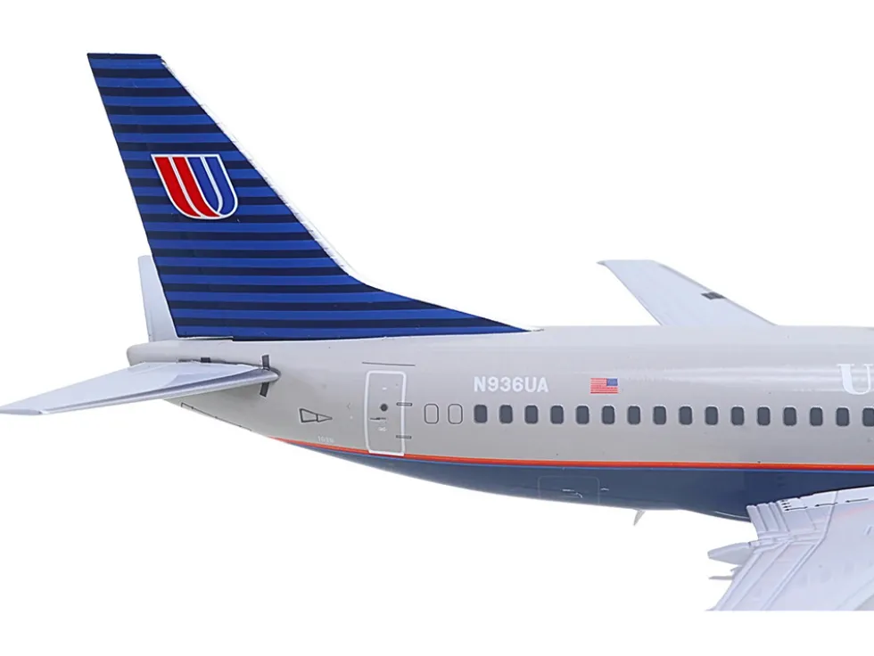 Boeing 737-500 Commercial Aircraft "United Airlines - Classic 737 Series" (N936UA) Gray with Blue Tail "Gemini 200" Series 1/200 Diecast Model Airplane by GeminiJets