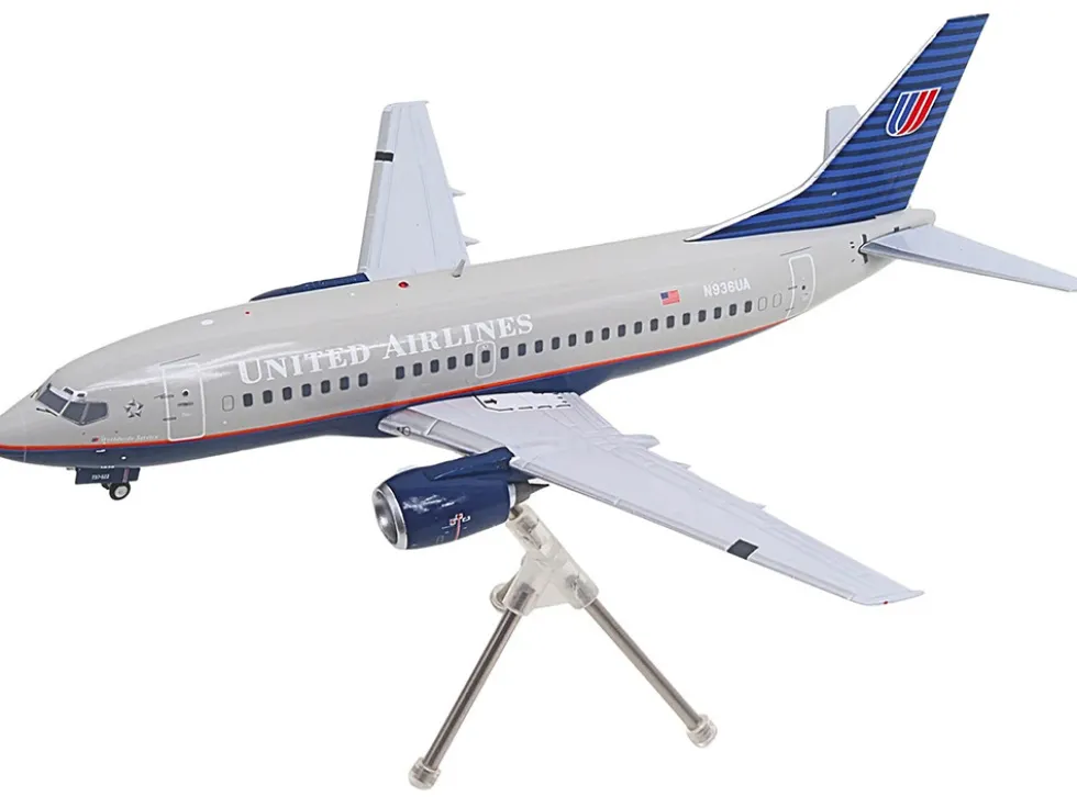 Boeing 737-500 Commercial Aircraft "United Airlines - Classic 737 Series" (N936UA) Gray with Blue Tail "Gemini 200" Series 1/200 Diecast Model Airplane by GeminiJets