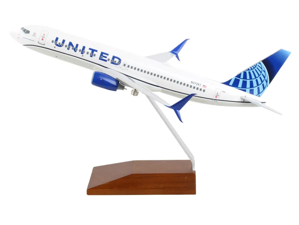 Boeing 737-800 Commercial Aircraft "United Airlines" (N37267) White with Blue Tail and Wood Stand (Snap-Fit) 1/130 Plastic Model by Skymarks