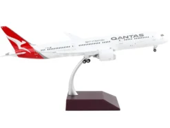 Boeing 787 9 Commercial Aircraft with Flaps Down Qantas Airways Spirit of Australia White with Red Tail Gemini 200 Series 1/200 Diecast Model Airplane GeminiJets G2QFA983F