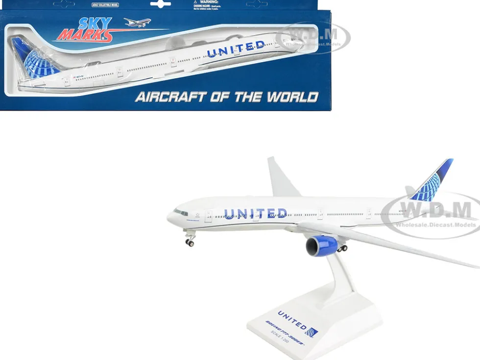 Boeing 777-300 Commercial Aircraft with Landing Gear "United Airlines" (N2749U) White with Blue Tail (Snap-Fit) 1/200 Plastic Model by Skymarks