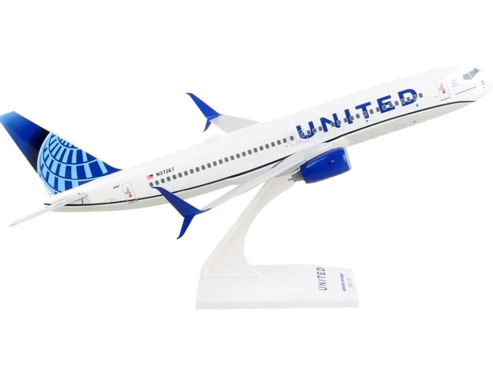 Boeing 737-800 Commercial Aircraft with Wi-Fi Dome "United Airlines" (N37267) White with Blue Tail (Snap-Fit) 1/130 Plastic Model by Skymarks