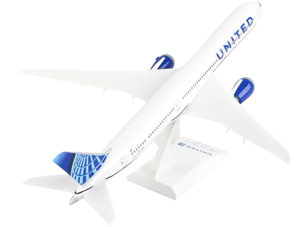 Boeing 787-10 Dreamliner Commercial Aircraft "United Airlines" (N12010) White with Blue Tail (Snap-Fit) 1/200 Plastic Model by Skymarks