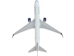 Boeing 767-300ER Commercial Aircraft "Delta Air Lines" (N199DN) White with Red and Blue Tail 1/400 Diecast Model Airplane by GeminiJets