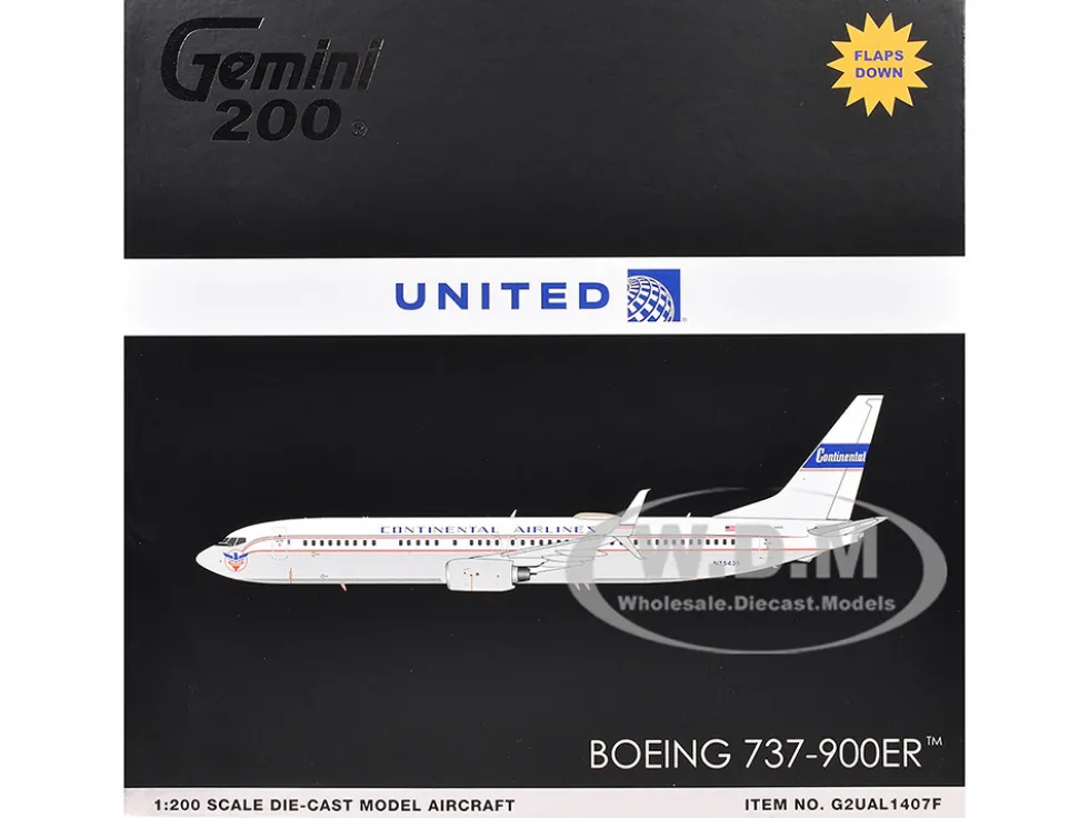 Boeing 737-900ER Commercial Aircraft with Flaps Down "Continental Airlines - United Airlines" (N75435) White with Red and Blue Stripes "Gemini 200" Series 1/200 Diecast Model Airplane by GeminiJets