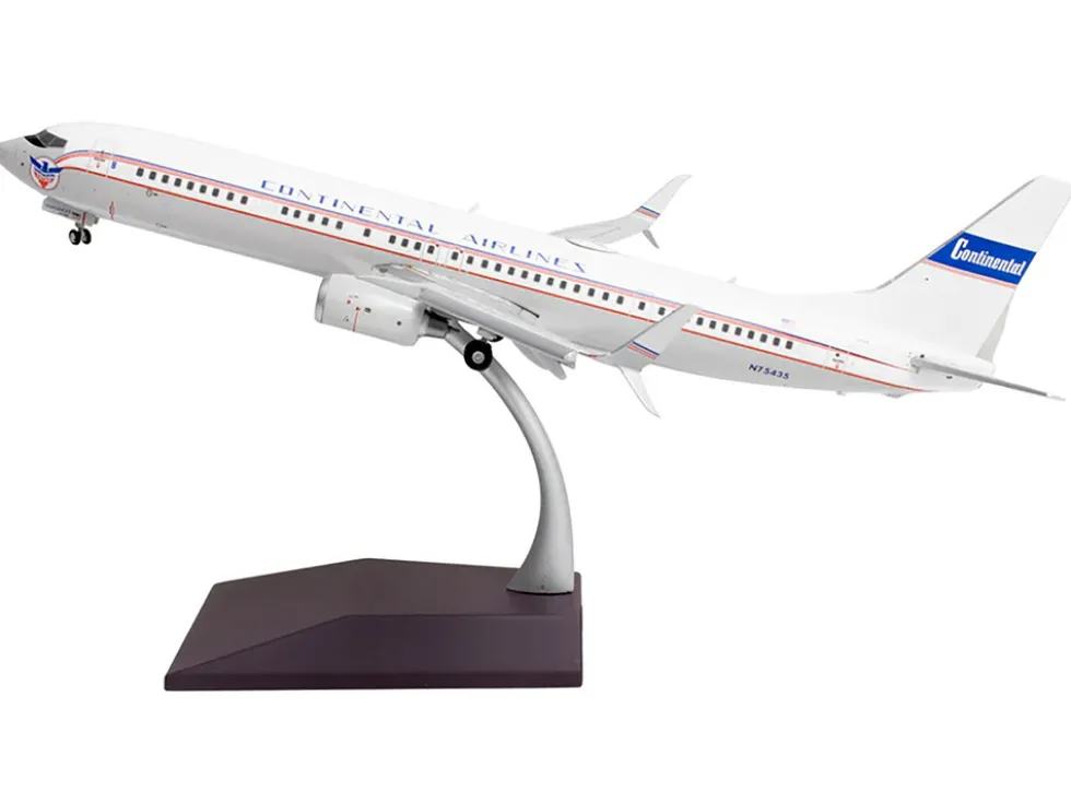 Boeing 737-900ER Commercial Aircraft with Flaps Down "Continental Airlines - United Airlines" (N75435) White with Red and Blue Stripes "Gemini 200" Series 1/200 Diecast Model Airplane by GeminiJets