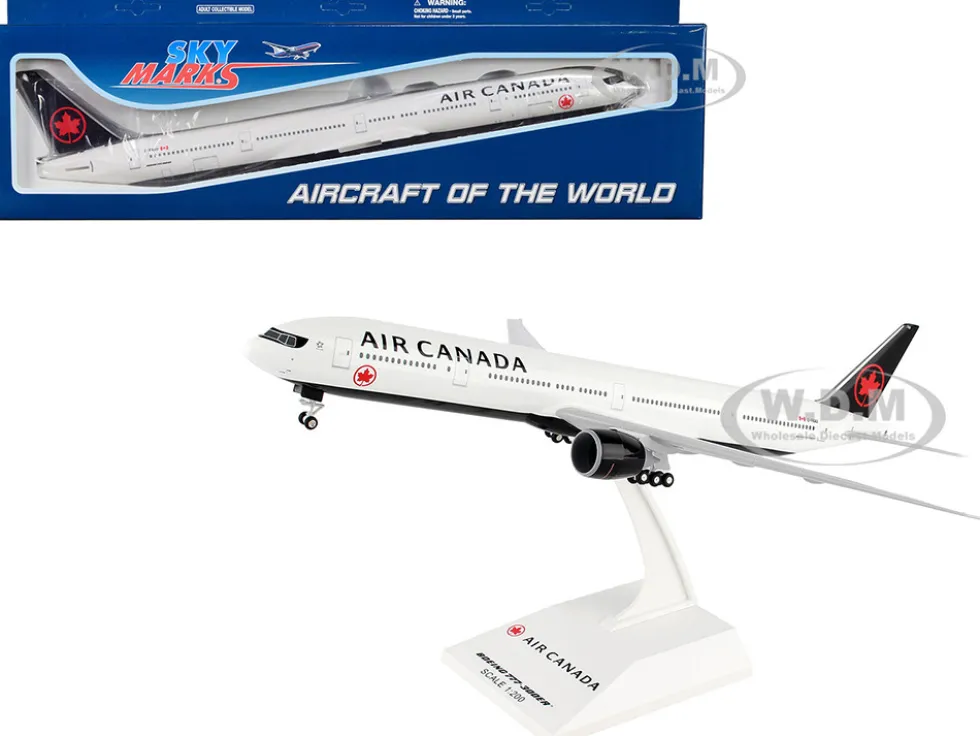 Boeing 777 300ER Commercial Aircraft Air Canada C-FKAU White with Black Tail Snap Fit 1/200 Plastic Model Skymarks SKR955
