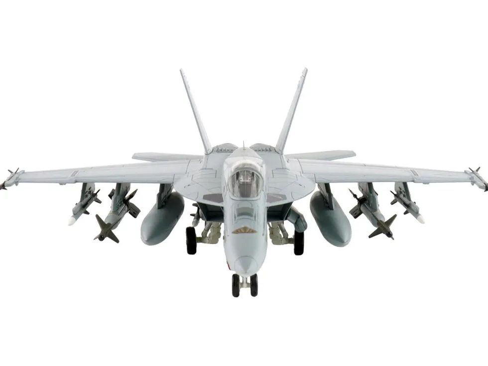 Boeing F/A-18E Super Hornet Fighter Aircraft "Dagger Team (with decals)" United States Navy "Air Power Series" 1/72 Diecast Model by Hobby Master