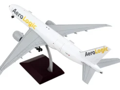 Boeing 777F Commercial Aircraft AeroLogic White Gemini 200 Interactive Series 1/200 Diecast Model Airplane GeminiJets G2BOX949