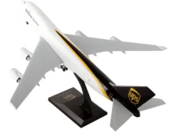 Boeing 747-400F Commercial Aircraft with Landing Gear "UPS Worldwide Services" (N570UP) White and Brown (Snap-Fit) 1/200 Plastic Model by Skymarks