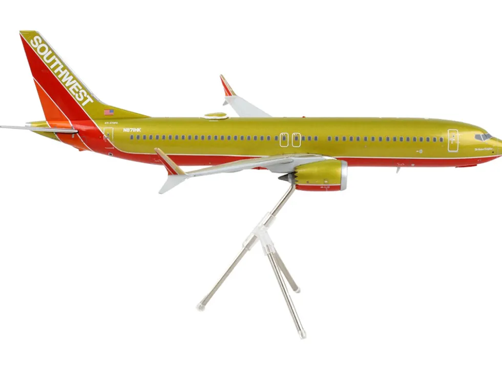 Boeing 737 MAX 8 Commercial Aircraft Southwest Airlines Gold and Red Gemini 200 Series 1/200 Diecast Model Airplane GeminiJets G2SWA1216