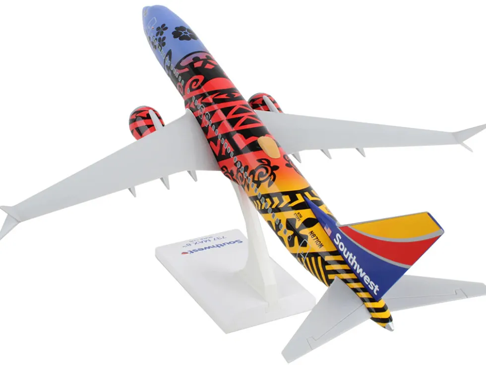 Boeing 737 MAX 8 Commercial Aircraft "Southwest Airlines - Imua One" (N8710M) Hawaiian Graphics (Snap-Fit) 1/130 Plastic Model by Skymarks