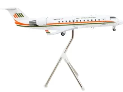Bombardier CRJ200 Commercial Aircraft Air Wisconsin White with Orange and Green Stripes Gemini 200 Series 1/200 Diecast Model Airplane GeminiJets G2AWI1244