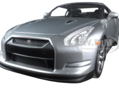 Brian's Nissan GT-R R35 Silver Fast & Furious Movie 1/24 Diecast Model Car Jada 97212