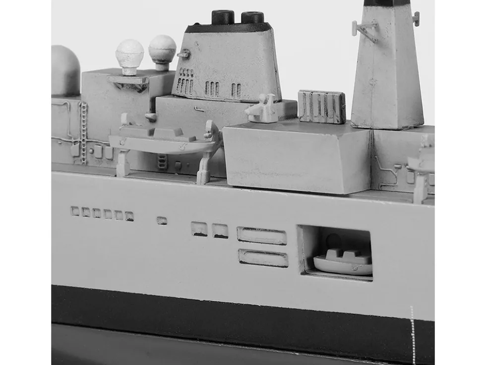 British HMS Invincible (R05) Aircraft Carrier Waterline Edition "Falklands War" (1982) British Royal Navy "Battleship" Series 1/700 Diecast Model by Metal Proud