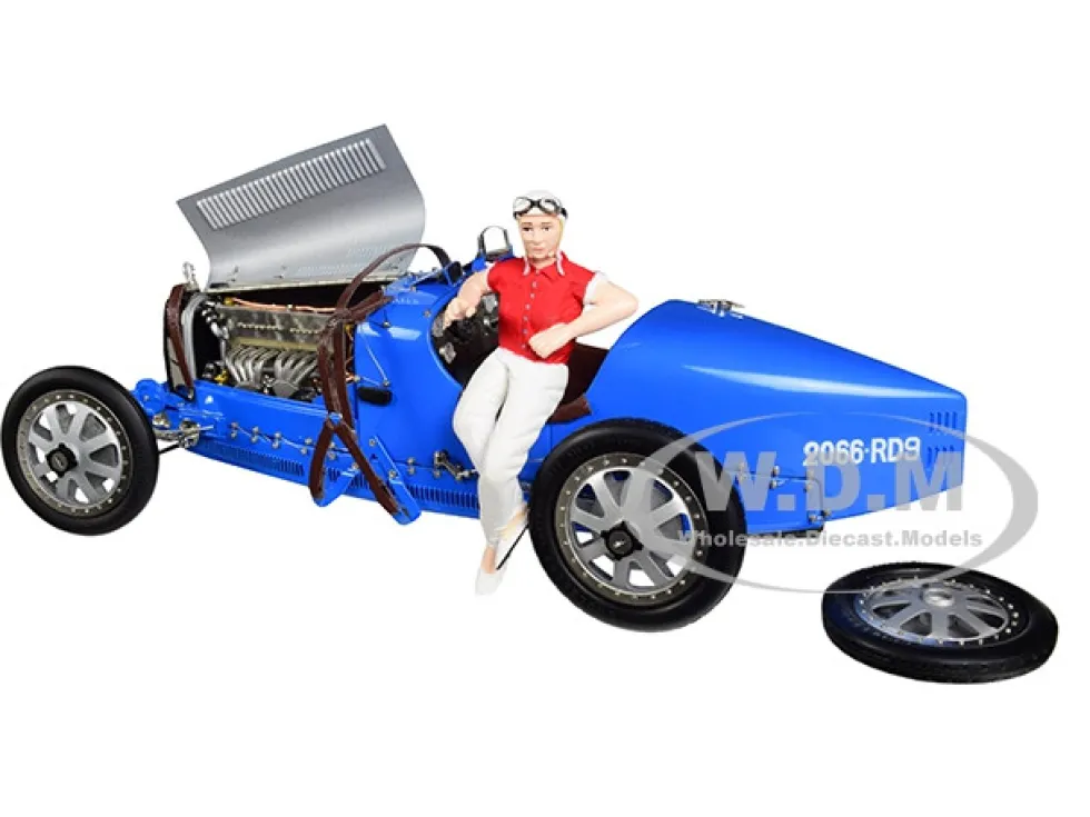 Bugatti T35 #30 Grand Prix Bright Blue Livery Female Racer Figurine Limited Edition 600 pieces Worldwide 1/18 Diecast Model Car CMC 100B018