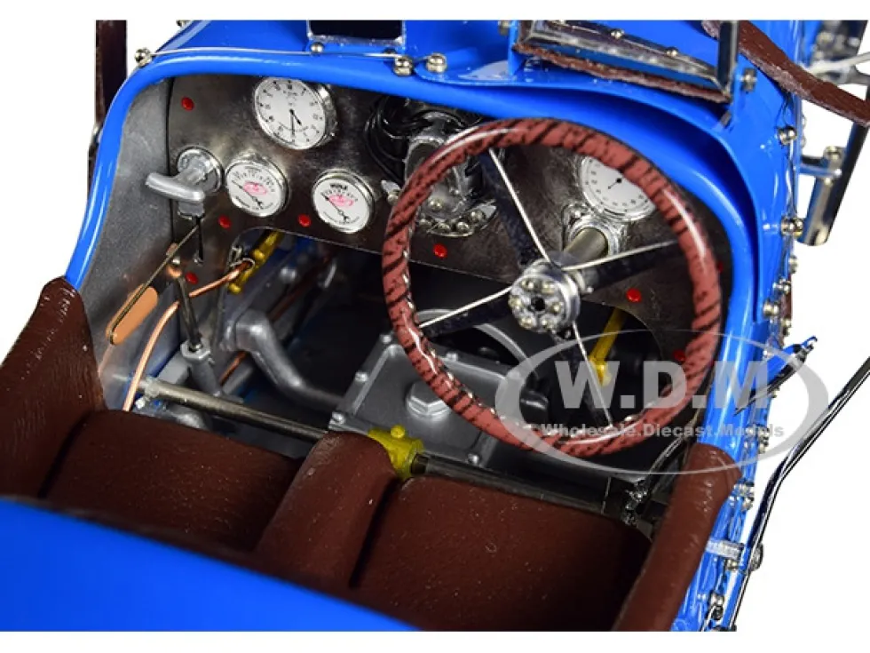 Bugatti T35 #30 Grand Prix Bright Blue Livery Female Racer Figurine Limited Edition 600 pieces Worldwide 1/18 Diecast Model Car CMC 100B018