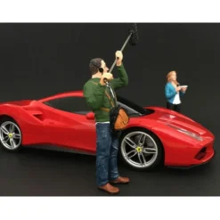 Camera Crew Figure III "Boom Operator" For 1:24 Scale Models American Diorama 77479