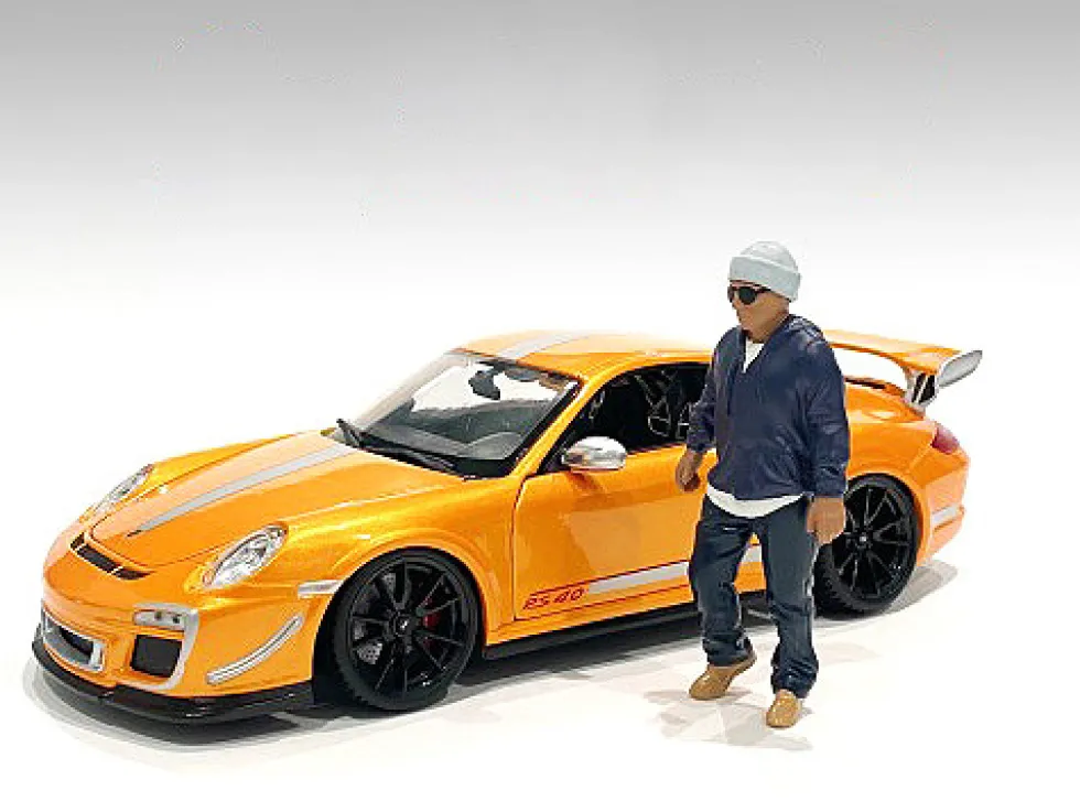Car Meet 1 Figurine IV 1/24 Scale Models American Diorama 76380